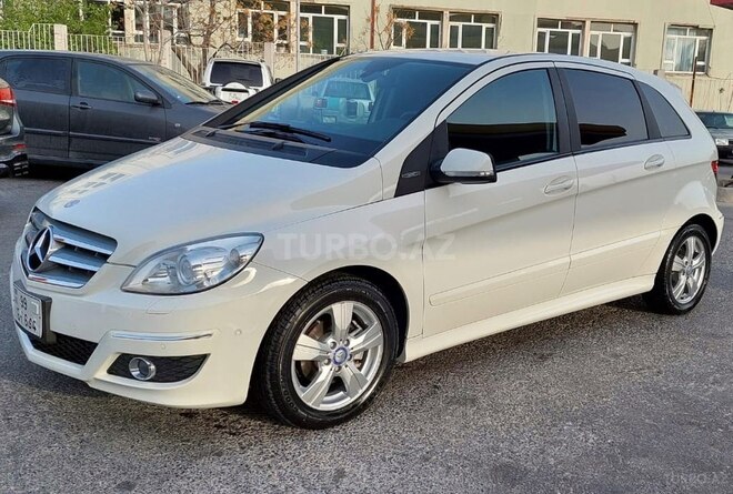 Mercedes B 180 2011, 130,000 km - 1.6 l - Bakı