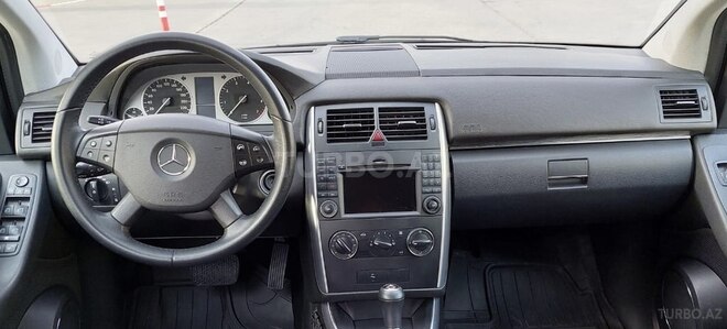 Mercedes B 180 2010, 129,000 km - 1.7 l - Bakı