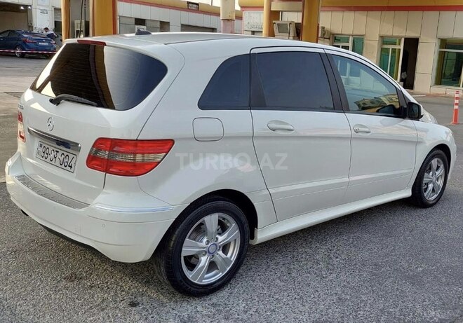 Mercedes B 180 2010, 129,000 km - 1.7 l - Bakı