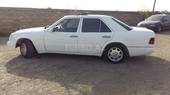 Mercedes E 230 1991, 371,000 km - 2.3 l - Bakı