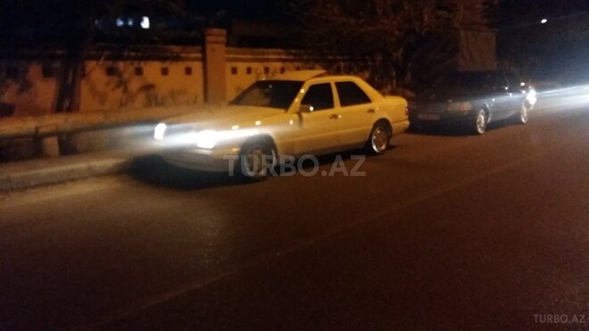 Mercedes E 230 1991, 371,000 km - 2.3 l - Bakı