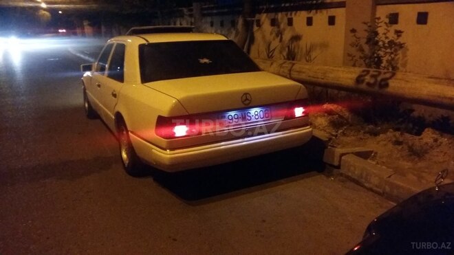 Mercedes E 230 1991, 371,000 km - 2.3 l - Bakı