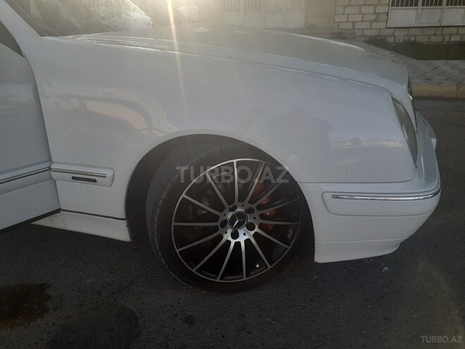 Mercedes E 240 2001, 356,000 km - 2.4 l - Bakı