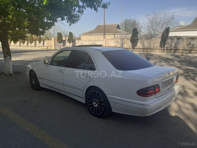 Mercedes E 240 2001, 356,000 km - 2.4 l - Bakı