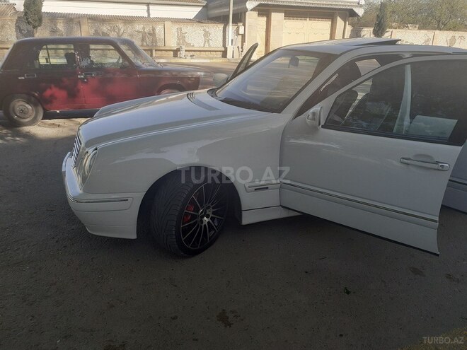 Mercedes E 240 2001, 356,000 km - 2.4 l - Bakı