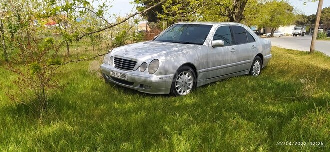 Mercedes E 220 2000, 628,000 km - 2.2 л - Bakı