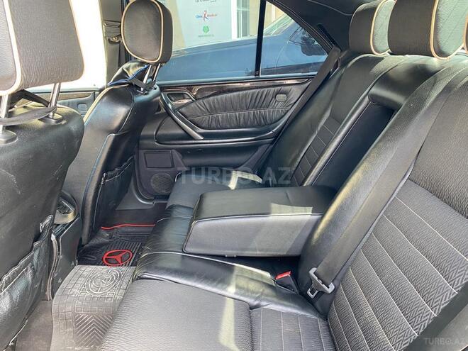 Mercedes E 240 2000, 250,000 km - 2.6 l - Bakı