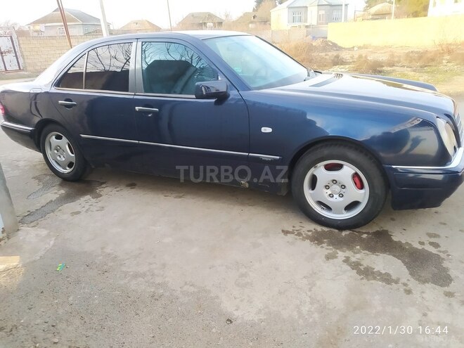 Mercedes E 230 1995, 89,562 km - 2.3 l - İmişli