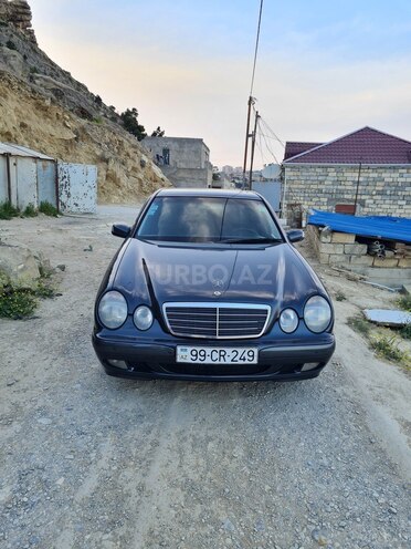 Mercedes E 220 1999, 372,918 km - 2.2 l - Bakı