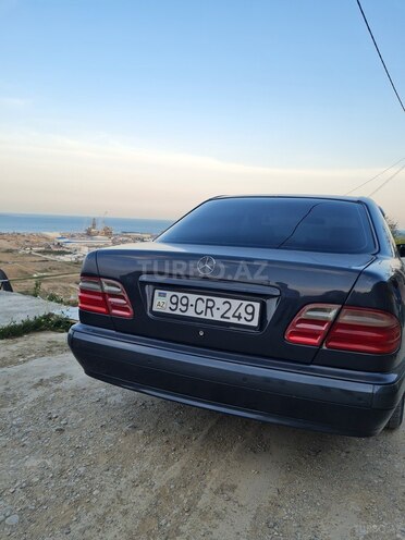 Mercedes E 220 1999, 372,918 km - 2.2 l - Bakı