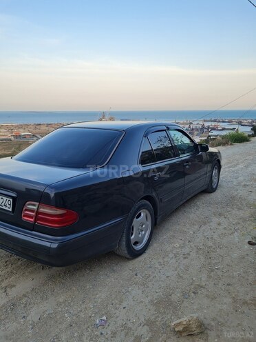 Mercedes E 220 1999, 372,918 km - 2.2 l - Bakı
