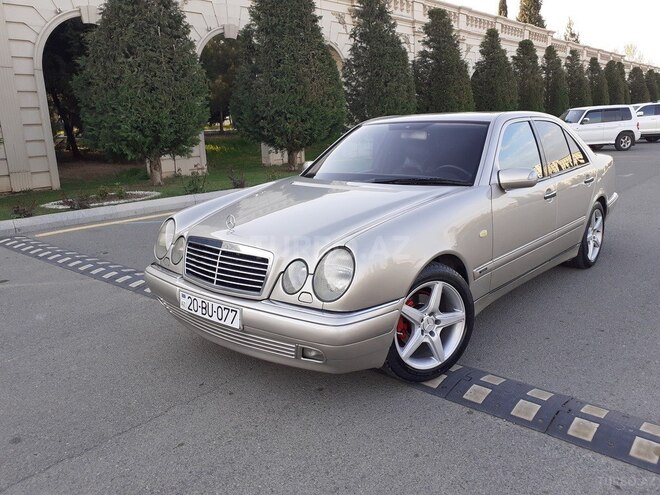Mercedes E 240 1999, 296,256 km - 2.4 l - Gəncə