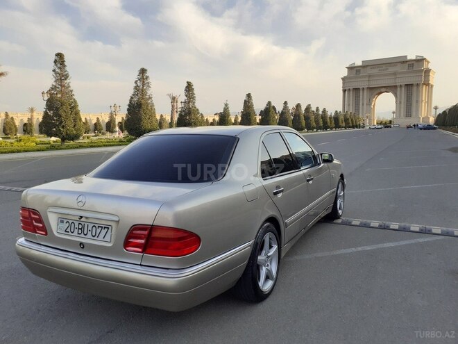 Mercedes E 240 1999, 296,256 km - 2.4 l - Gəncə