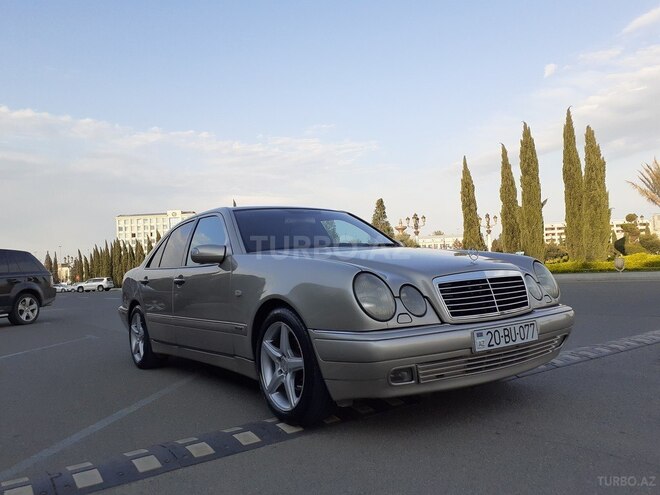 Mercedes E 240 1999, 296,256 km - 2.4 l - Gəncə
