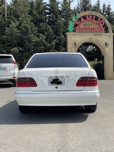 Mercedes E 320 1999, 300,000 km - 3.2 l - Bakı