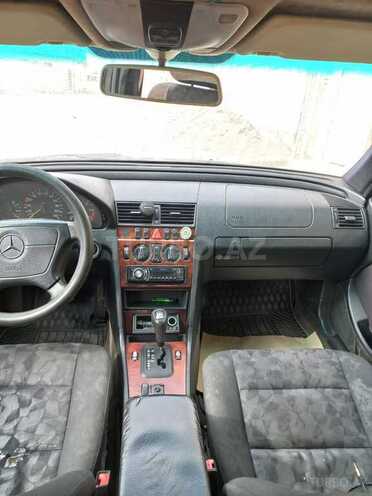 Mercedes C 250 1997, 256,000 km - 2.5 l - Gəncə