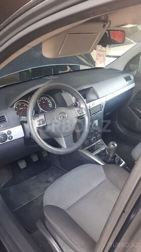 Opel Astra 2006, 215,000 km - 1.3 л - Bakı