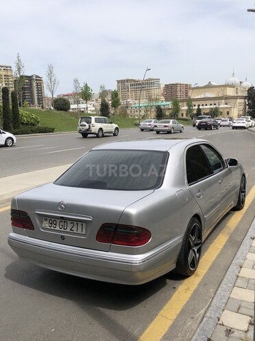 Mercedes E 220 2000, 568,491 km - 2.2 l - Bakı