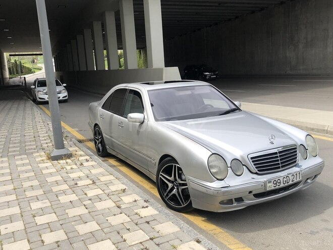 Mercedes E 220 2000, 568,491 km - 2.2 l - Bakı