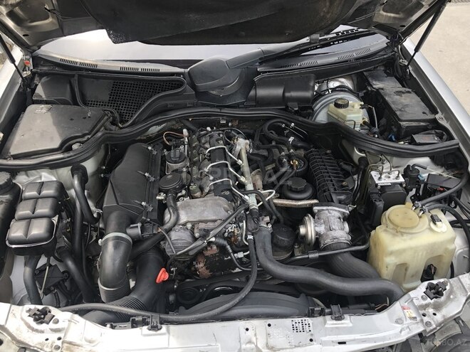 Mercedes E 220 2000, 568,491 km - 2.2 l - Bakı