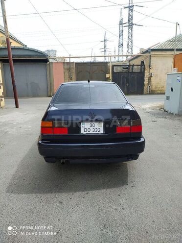 Volkswagen Vento 1997, 236,521 km - 2.0 l - Bakı