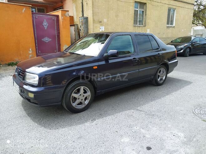 Volkswagen Vento 1997, 236,521 km - 2.0 l - Bakı
