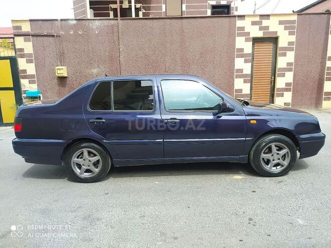 Volkswagen Vento 1997, 236,521 km - 2.0 l - Bakı