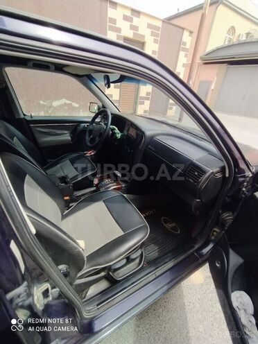 Volkswagen Vento 1997, 236,521 km - 2.0 l - Bakı