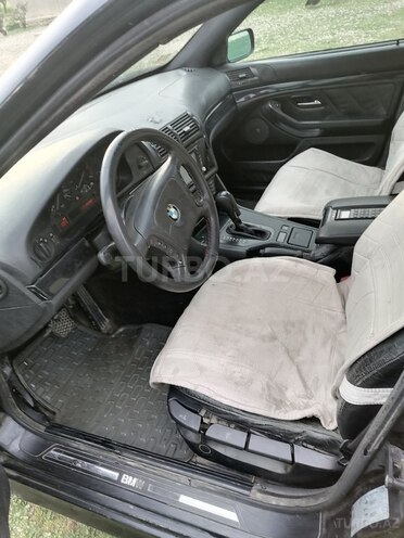 BMW 525 1998, 619,677 km - 2.5 l - Quba