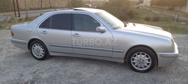 Mercedes E 220 2000, 512,000 km - 2.2 l - Bakı