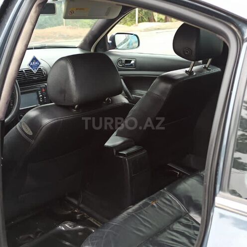 Volkswagen Passat 2002, 385,306 km - 1.8 l - Quba
