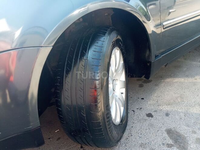 Volkswagen Passat 2002, 385,306 km - 1.8 l - Quba