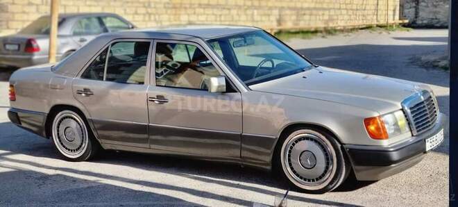 Mercedes E 220 1993, 495,850 km - 2.2 l - Bakı