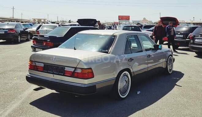 Mercedes E 220 1993, 495,850 km - 2.2 l - Bakı