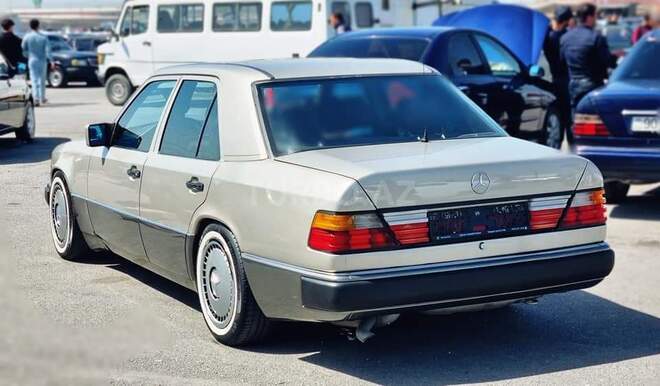 Mercedes E 220 1993, 495,850 km - 2.2 l - Bakı