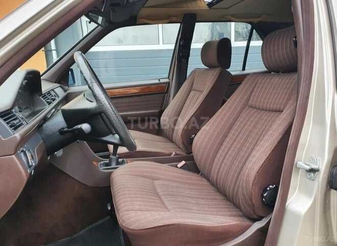 Mercedes E 220 1993, 495,850 km - 2.2 l - Bakı