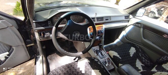 Mercedes E 250 1992, 598,000 km - 2.5 l - Beyləqan