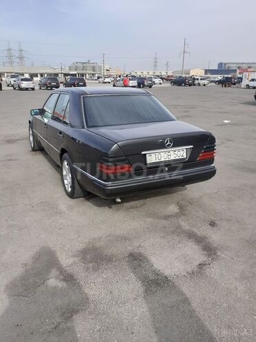 Mercedes E 250 1992, 460,000 km - 2.5 l - Bakı