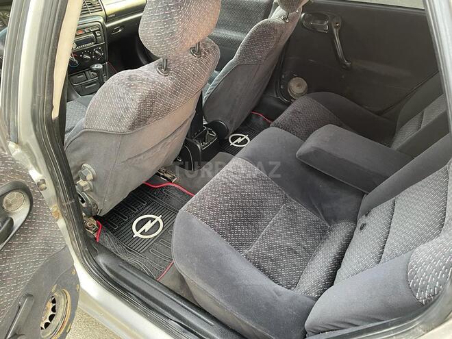Opel Vectra 1996, 263,000 km - 1.6 l - Gəncə