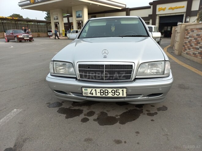 Mercedes C 220 1995, 340,170 km - 2.2 l - Yevlax
