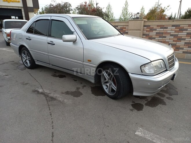 Mercedes C 220 1995, 340,170 km - 2.2 l - Yevlax