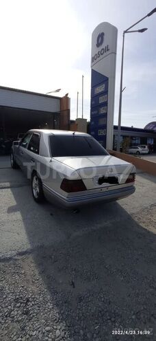 Mercedes E 220 1994, 350,000 km - 2.2 л - Bakı