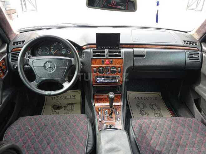 Mercedes E 280 1998, 284,588 km - 2.8 l - Bakı