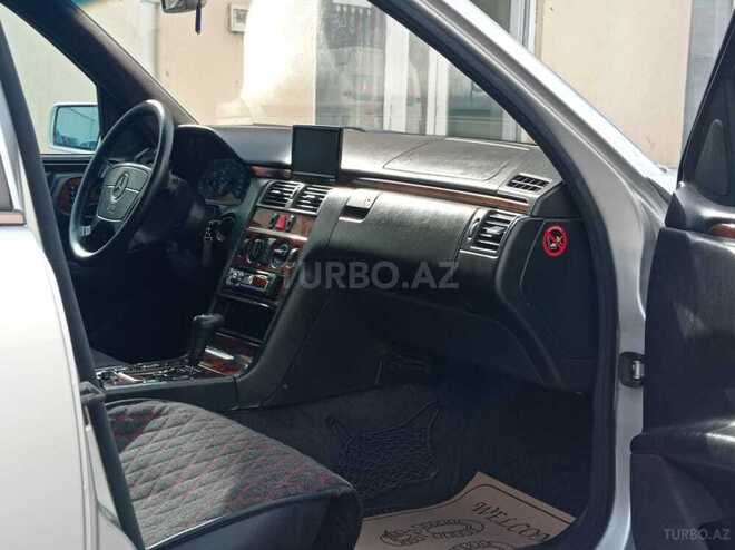 Mercedes E 280 1998, 284,588 km - 2.8 l - Bakı