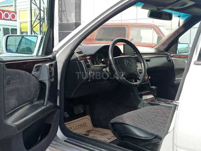 Mercedes E 280 1998, 284,588 km - 2.8 l - Bakı