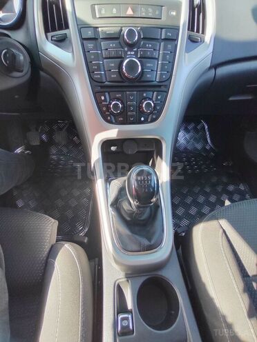 Opel Astra 2011, 196,000 km - 1.3 л - Bakı