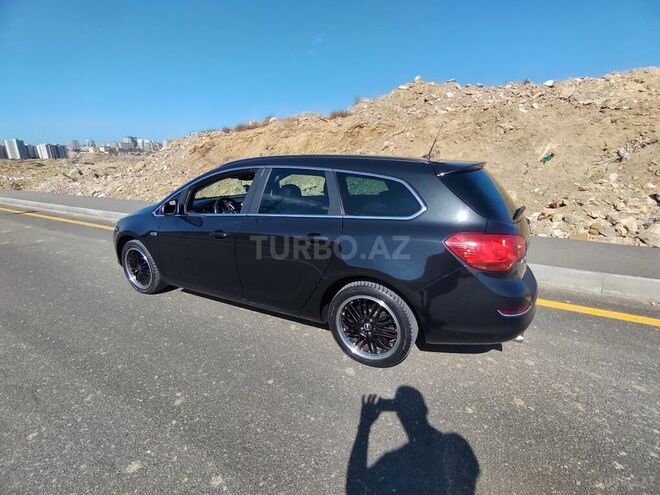 Opel Astra 2011, 196,000 km - 1.3 л - Bakı
