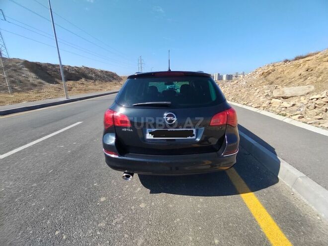 Opel Astra 2011, 196,000 km - 1.3 л - Bakı