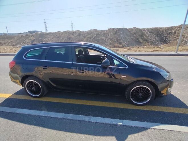 Opel Astra 2011, 196,000 km - 1.3 л - Bakı