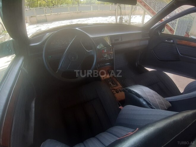 Mercedes E 200 1992, 150,000 km - 2.0 l - Qazax